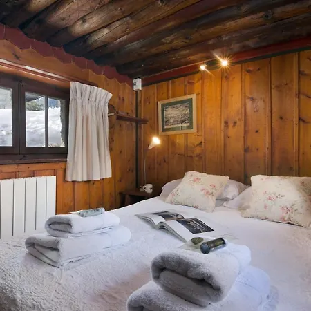 Apartment Sleeps 3 *